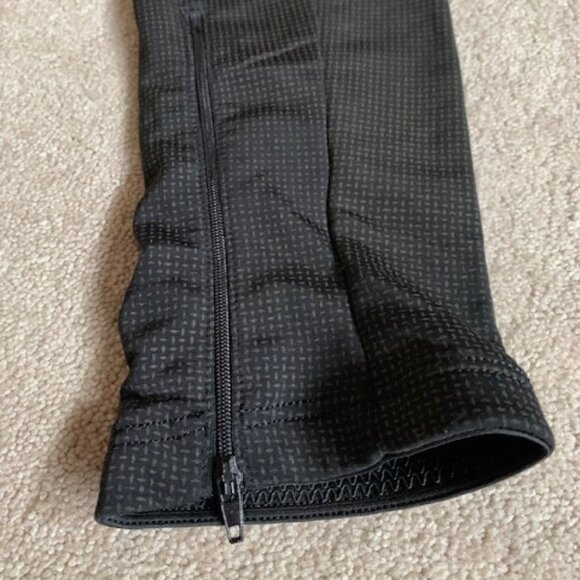 illumiNITE leg warmers size large - NWT - Picture 3 of 13